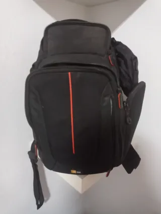 Cámara Canon EOS Digital con objetivo Tamron