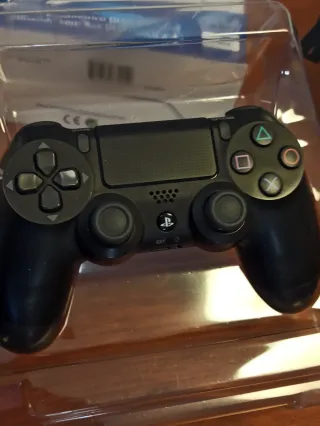 PS4 Slim Negra + 2 Mandos + Caja