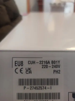 PS4 Slim Negra + 2 Mandos + Caja