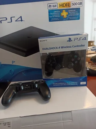 PS4 Slim Negra + 2 Mandos + Caja
