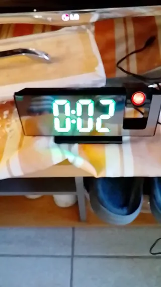 Reloj despertador digital para mesita de noche