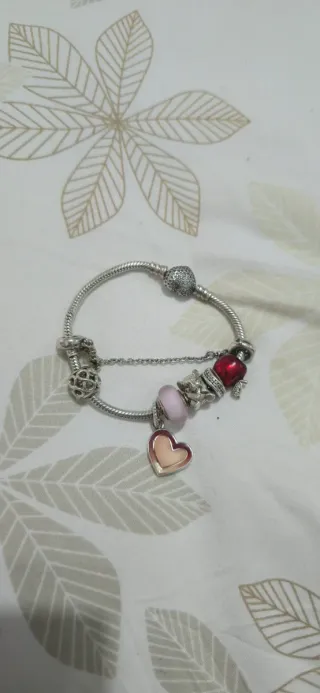 Pulsera Pandora Corazón y Dijes