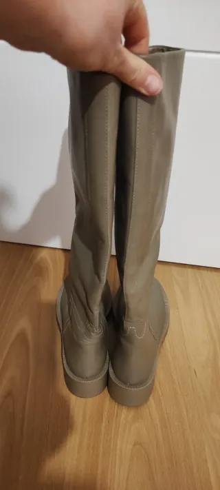 Botas altas Zara cuero talla 37 NUEVAS