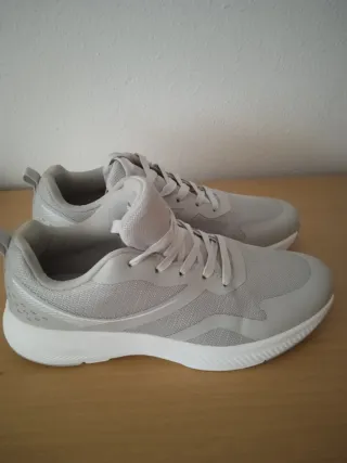 Zapatillas deportivas mujer grises y blancas