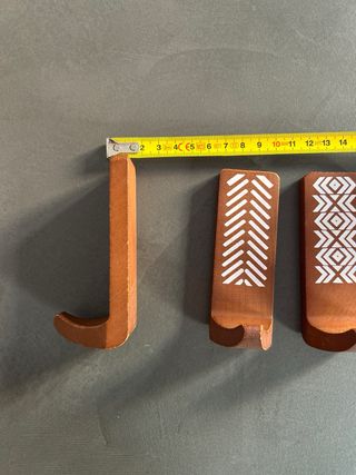 3 Percheros de Madera con Diseño