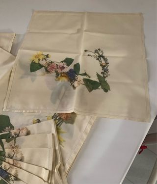 Tovaglia e tovaglioli floreali