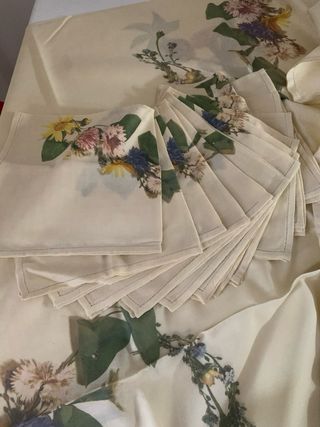 Tovaglia e tovaglioli floreali