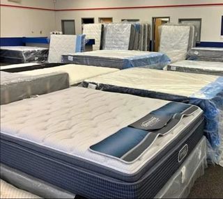 Colchón y canapé nuevos