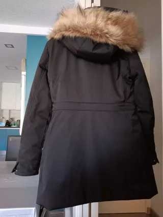 Parka Zara Talla M con Capucha de Pelo