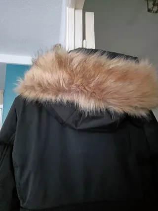Parka Zara Talla M con Capucha de Pelo
