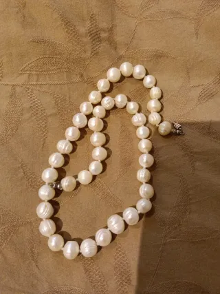 Lote de bisutería buena: collares y pulseras