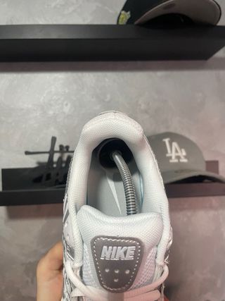 Nike P-6000 Plateadas Talla 41