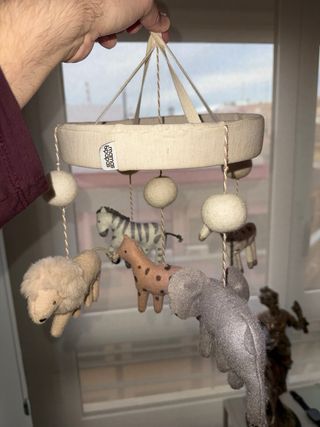 Móvil musical para cuna