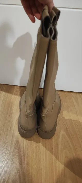 Botas altas beige talla 39