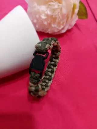 Pulsera Paracord Hecha a Mano