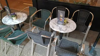 Bar en Sagrada Familia. Licencia C2 y terraza.