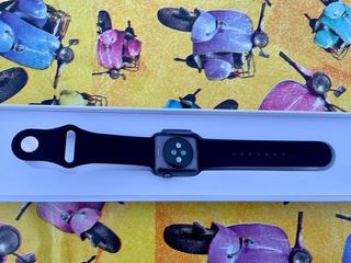 Apple Watch Series 3 38mm + Correas + protector