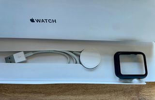 Apple Watch Series 3 38mm + Correas + protector