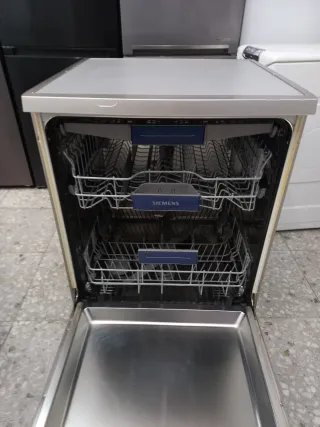 Lavavajillas Siemens tres bandejas