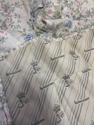 Edredón floral azul y blanco 135 y 1 cojín