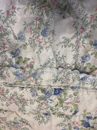 Edredón floral azul y blanco 135 y 1 cojín