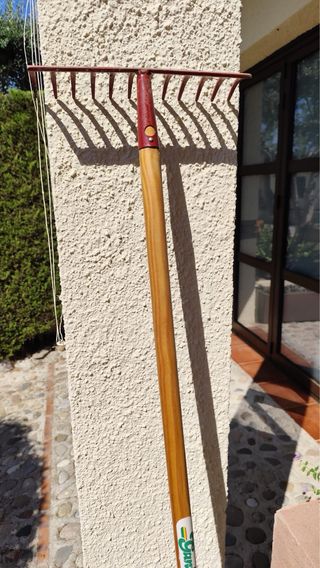 Rastrillo de jardín