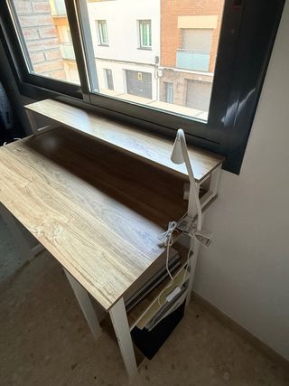 Escritorio madera y metal casi nuevo