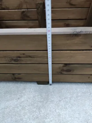 Macetón de madera maciza