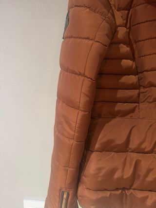 Chaqueta plumífera marrón talla S