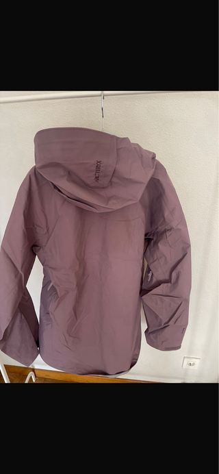 Chubasquero Arc'teryx Morado