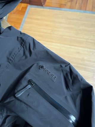 Arc'teryx Alpha SV Gore-Tex Negra
