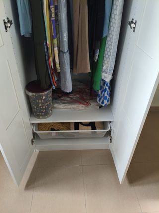 Armario de madera blanco a estrenar.