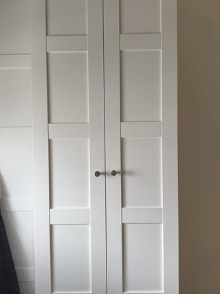 Armario de madera blanco a estrenar.