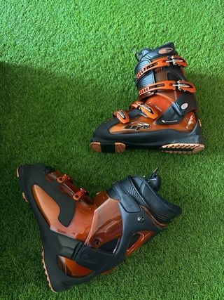 Botas de esquí naranjas y negras Rossignol
