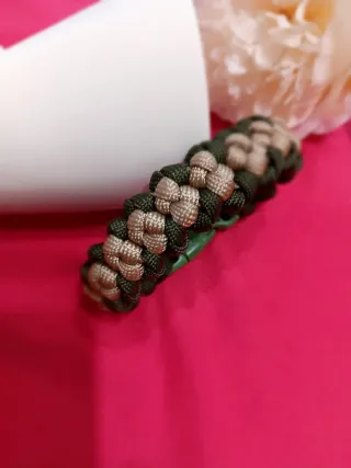 Pulsera Paracord Hecha a Mano