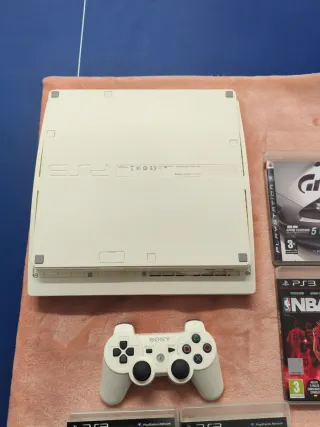 Consola PS3 Slim Blanca + 4 Juegos