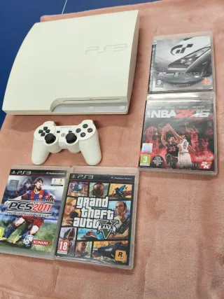 Consola PS3 Slim Blanca + 4 Juegos
