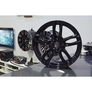 Juego de 4 Llantas 18 RS6 Glossy Black AU039