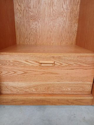 Armario de madera de roble