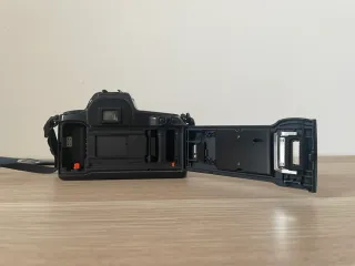 Canon EOS 1000F Reflex SLR Fotocamera Analogica