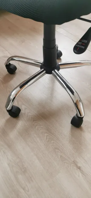 Silla de oficina El Corte Inglés negra