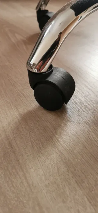 Silla de oficina El Corte Inglés negra