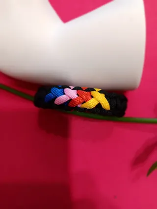 Pulsera Paracord Tejida a Mano Multicolor