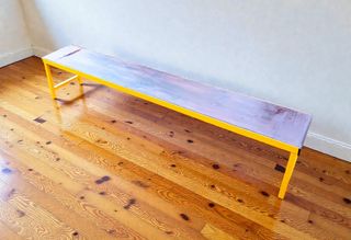 Bancos de madera y metal