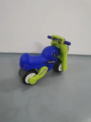 Moto de juguete marca Feber (Juguettos)