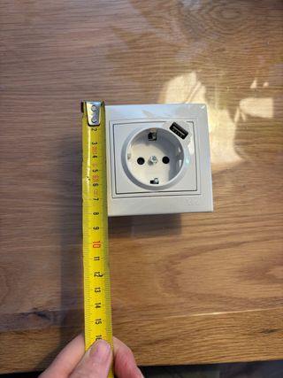 4 Enchufes Solera con USB