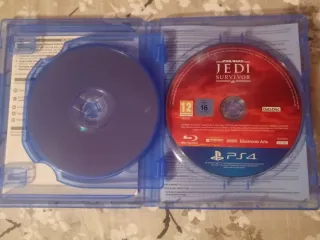 Star Wars Jedi Survivor PS4. Incluye 2 CDs.