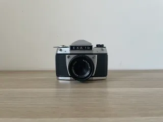 Fotocamera Analogica EXA 1B Germania Est Reflex SL