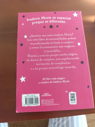 Isadora Moon y las manualidades mágicas / Isado...