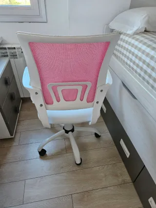 Silla de escritorio con ruedas